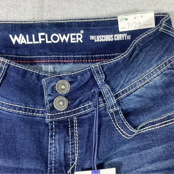Wallflower Jeans Women 7 Luscious Curvy Fit Straight Leg Crop Mid Rise Denim NWT - Picture 4 of 14